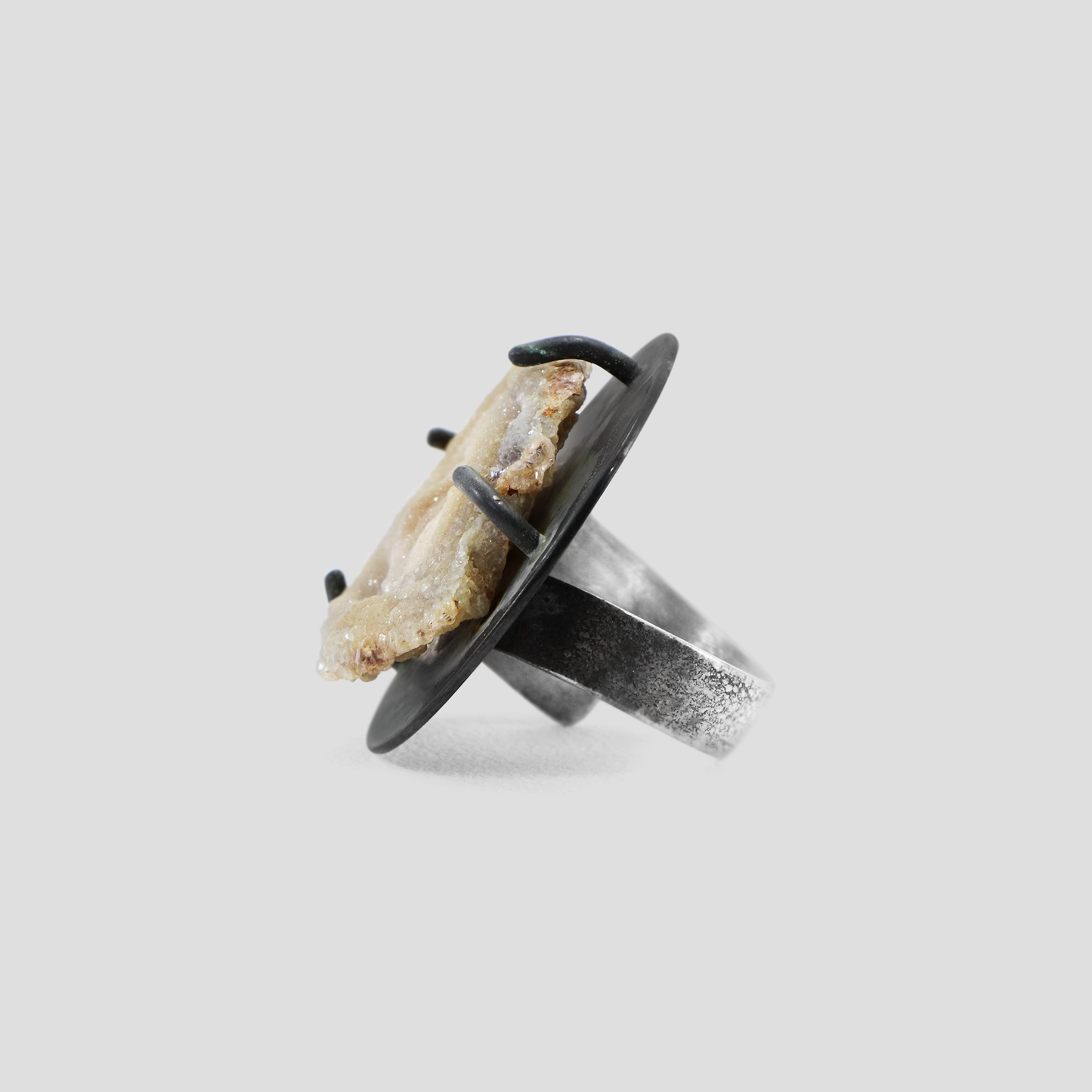 anillo geoda micro cuarzo VENDIDO