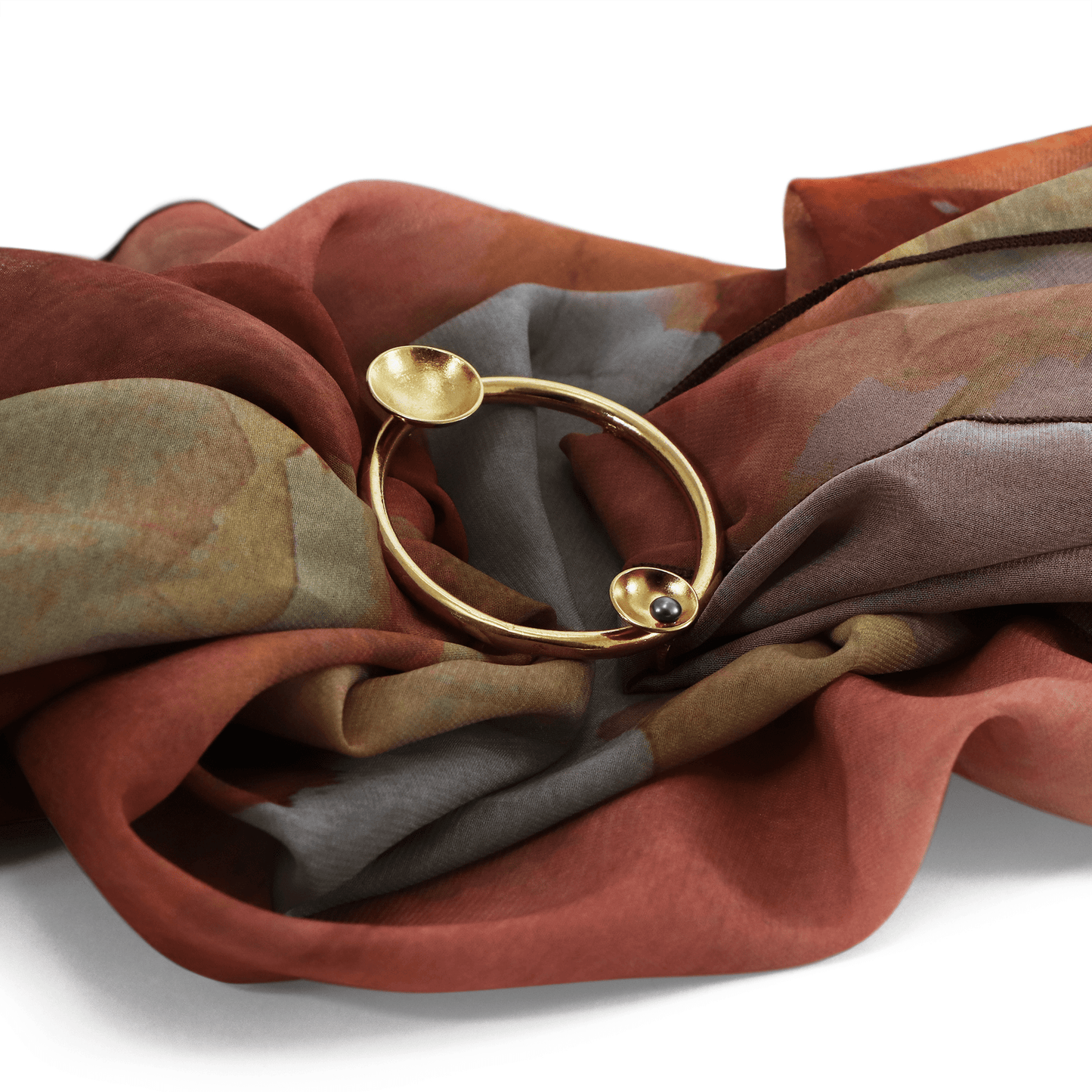 Pañoleta grande con broche