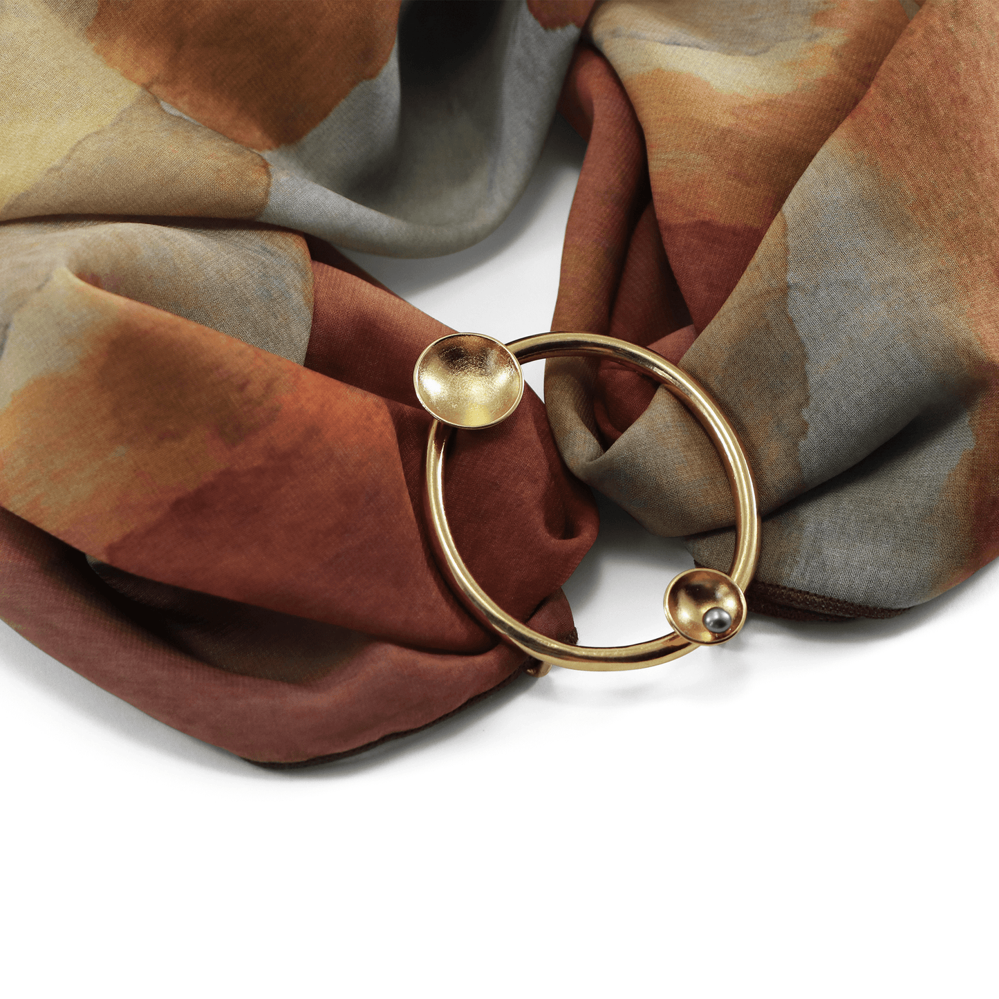 Pañoleta grande con broche