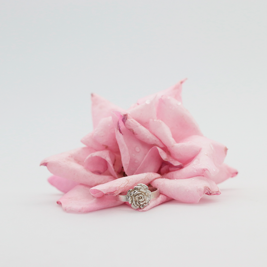 Anillo Rosa Silueta sin hojas.