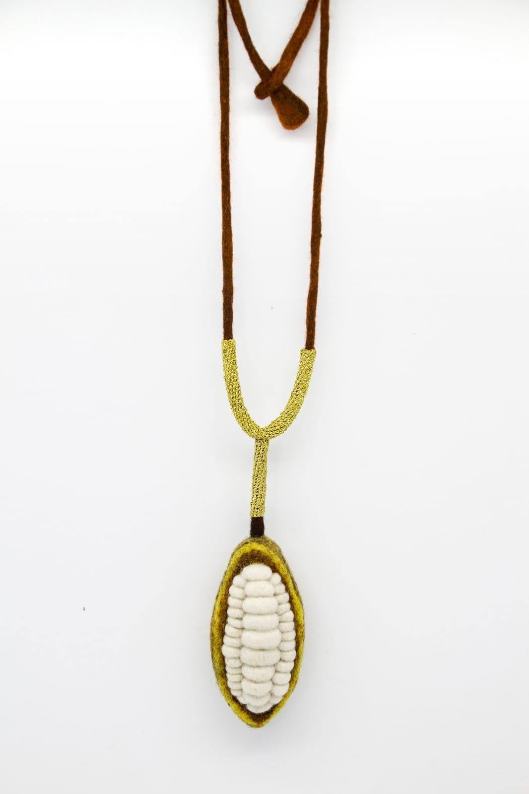 cacao collar de lana
